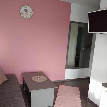 Apartmani Verica คาร์โลบัก ภายนอก รูปภาพ