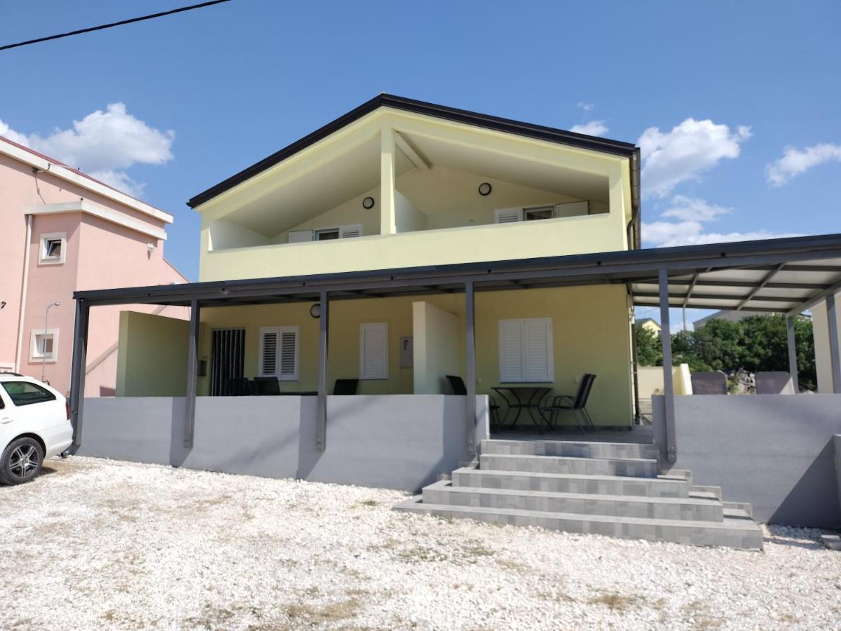 Apartmani Verica คาร์โลบัก ภายนอก รูปภาพ