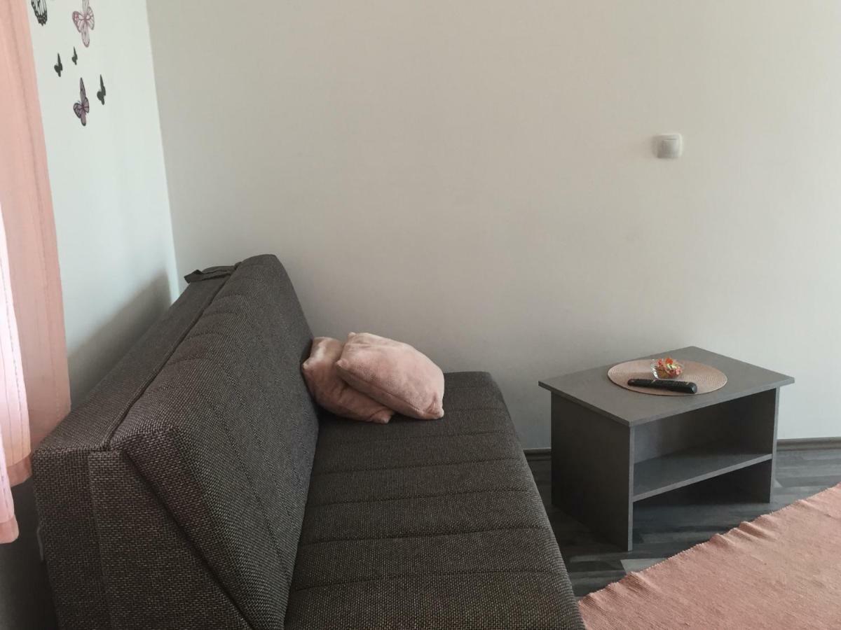 Apartmani Verica คาร์โลบัก ภายนอก รูปภาพ