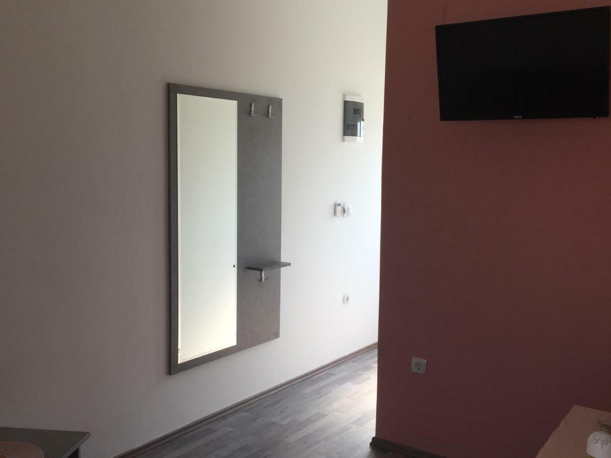 Apartmani Verica คาร์โลบัก ภายนอก รูปภาพ
