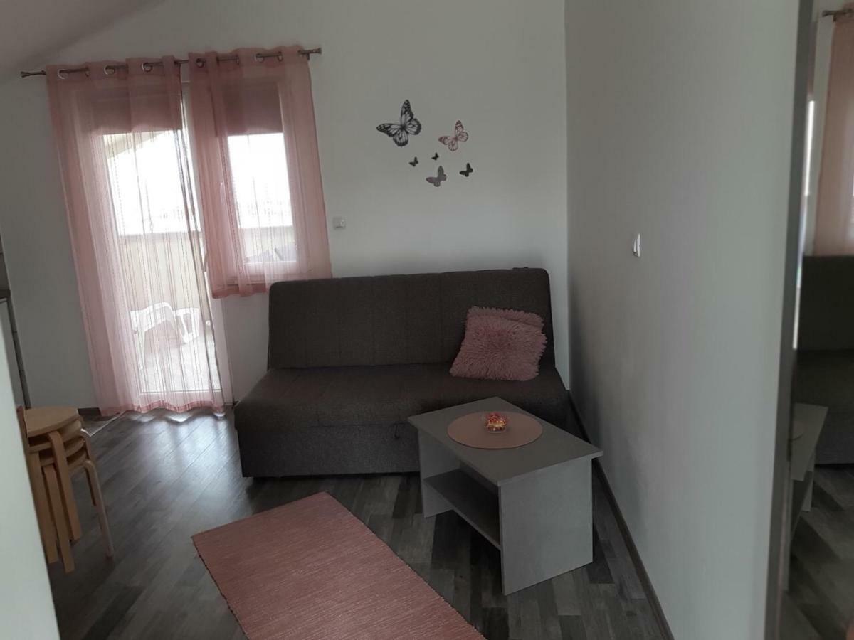 Apartmani Verica คาร์โลบัก ภายนอก รูปภาพ