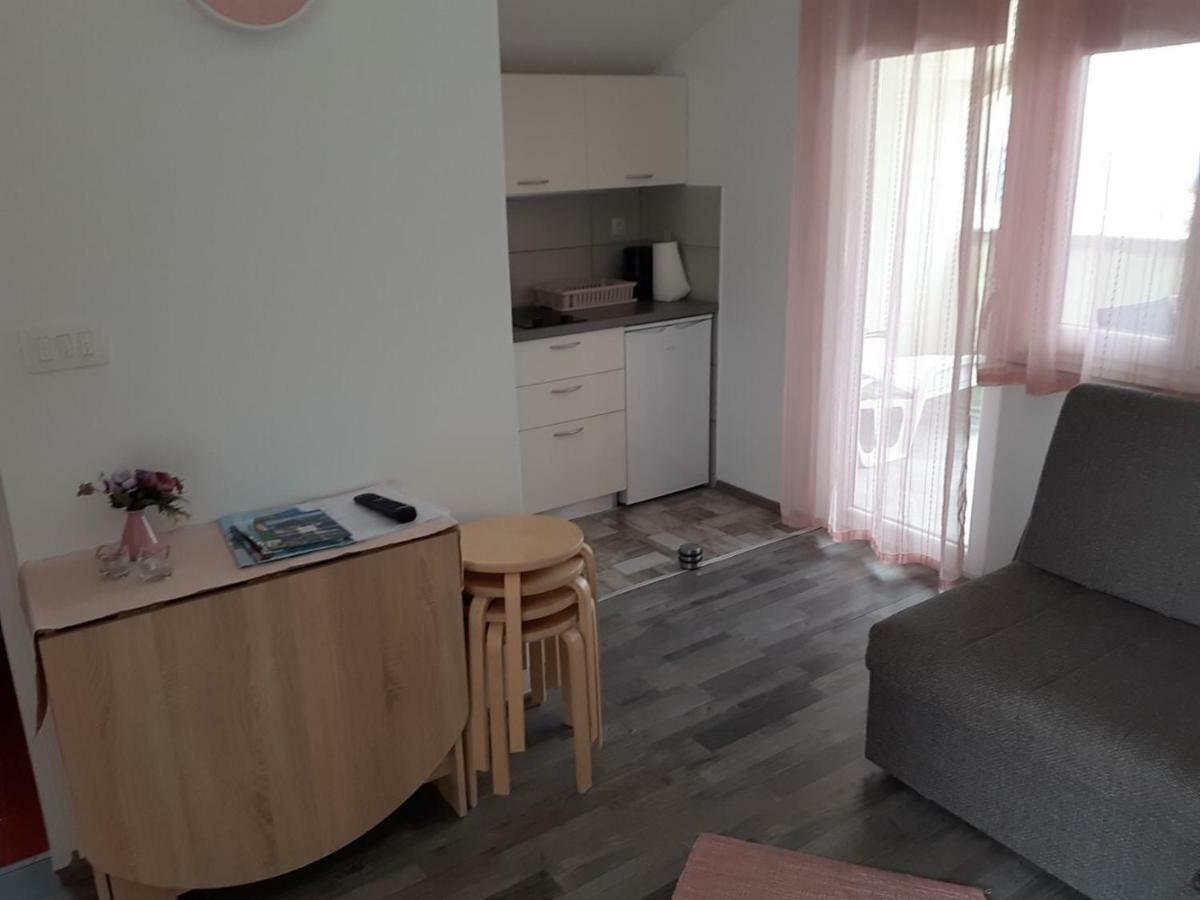 Apartmani Verica คาร์โลบัก ภายนอก รูปภาพ