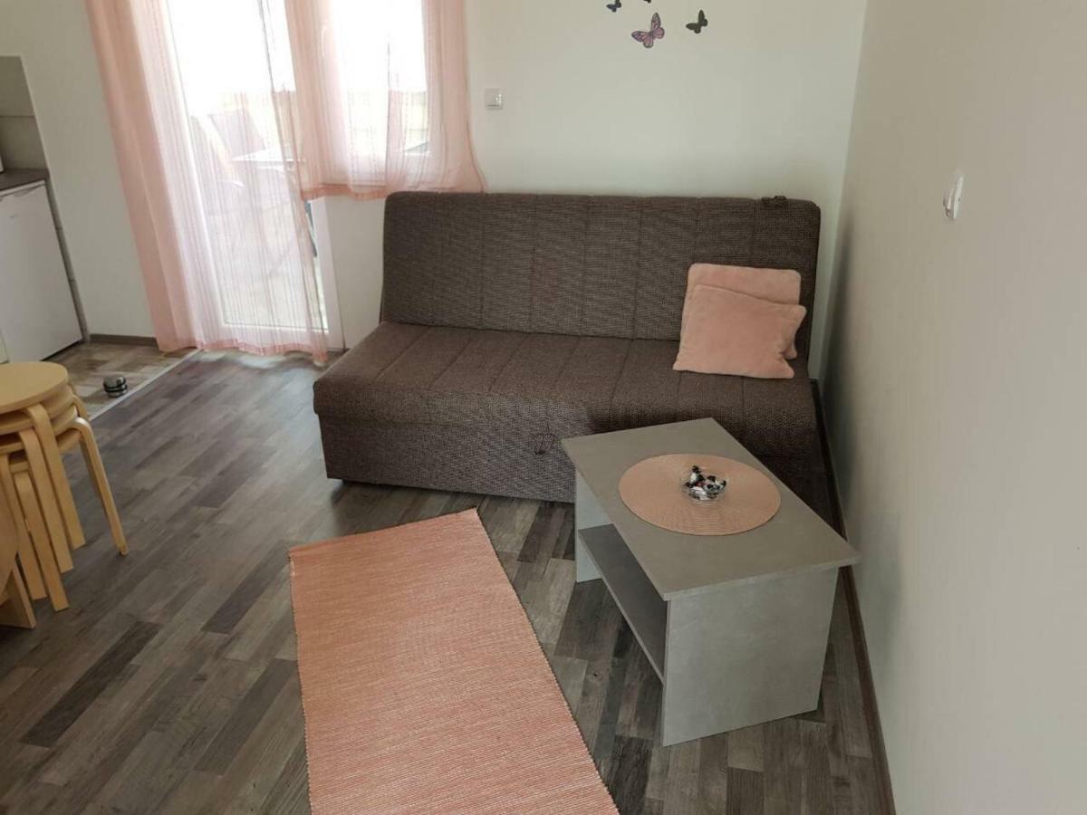 Apartmani Verica คาร์โลบัก ภายนอก รูปภาพ