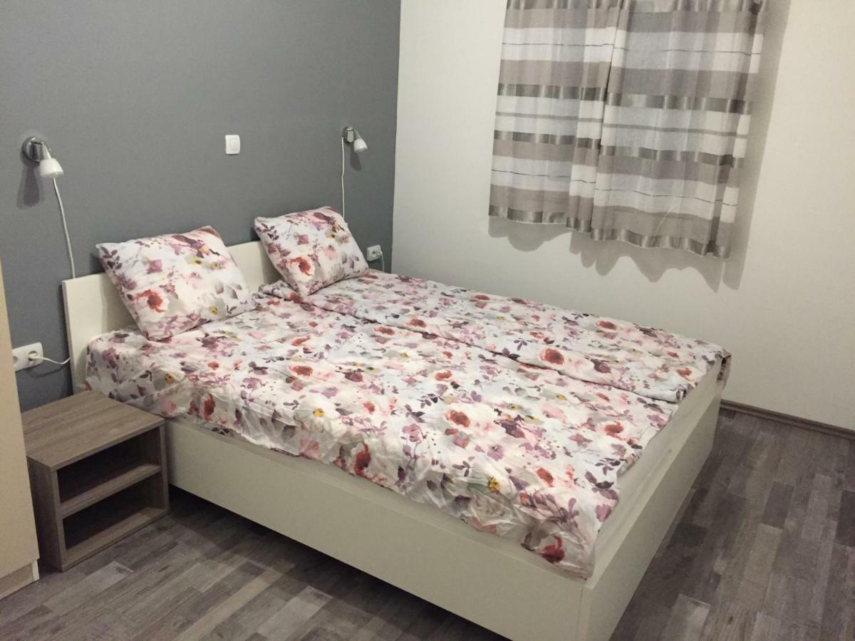Apartmani Verica คาร์โลบัก ภายนอก รูปภาพ